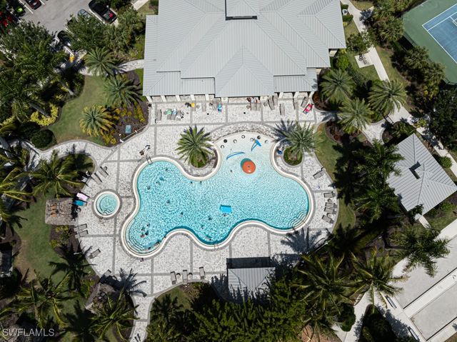 2258 Heydon CIR W, Naples, FL 34120