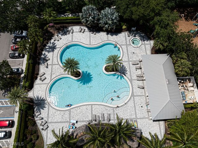 2258 Heydon CIR W, Naples, FL 34120