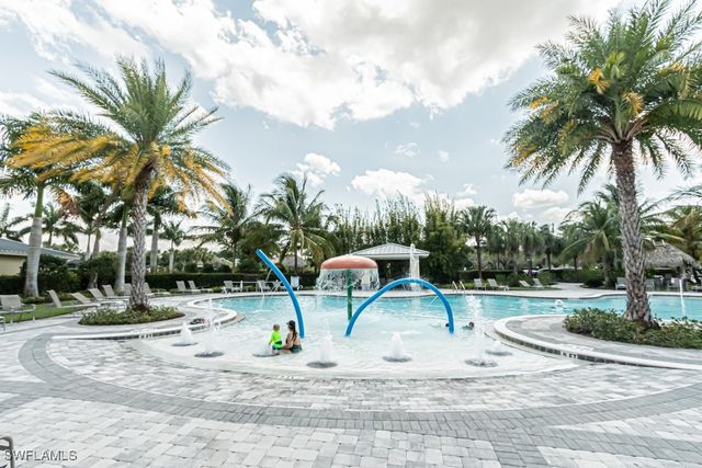 2258 Heydon CIR W, Naples, FL 34120