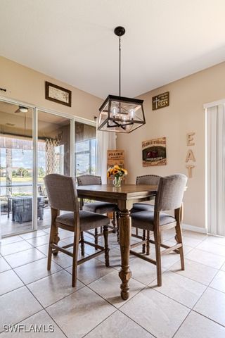 2258 Heydon CIR W, Naples, FL 34120