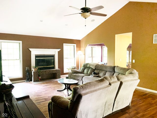 1873 S Lee Kay Drive, Rockville, IN 47872