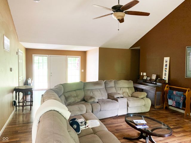 1873 S Lee Kay Drive, Rockville, IN 47872