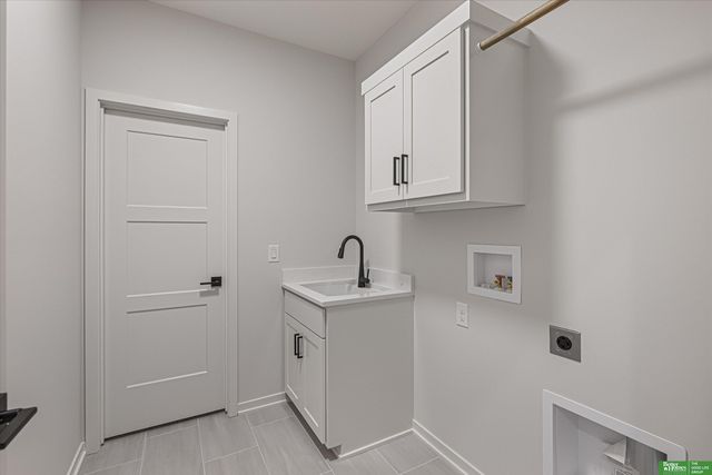 10019 Prospect Street, Papillion, NE 68046