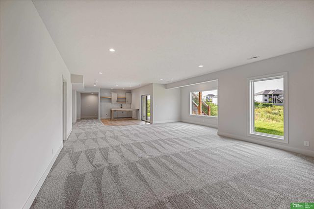 10019 Prospect Street, Papillion, NE 68046
