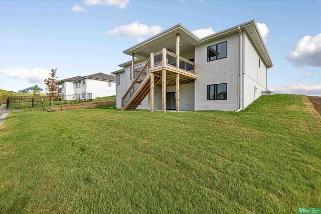 10019 Prospect Street, Papillion, NE 68046