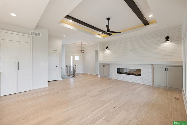 10019 Prospect Street, Papillion, NE 68046