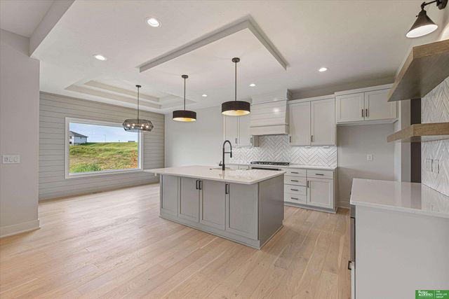 10019 Prospect Street, Papillion, NE 68046
