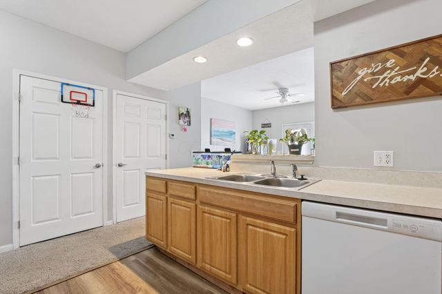 707 Pondview Drive, 36, Grove City, OH 43123