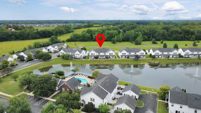 707 Pondview Drive, 36, Grove City, OH 43123