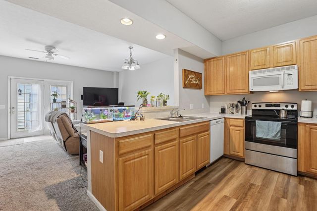 707 Pondview Drive, 36, Grove City, OH 43123