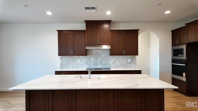 7408 Cryosphere Street, Bakersfield, CA 93311