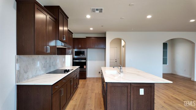 7408 Cryosphere Street, Bakersfield, CA 93311