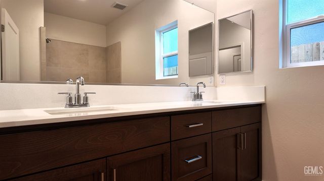 7408 Cryosphere Street, Bakersfield, CA 93311