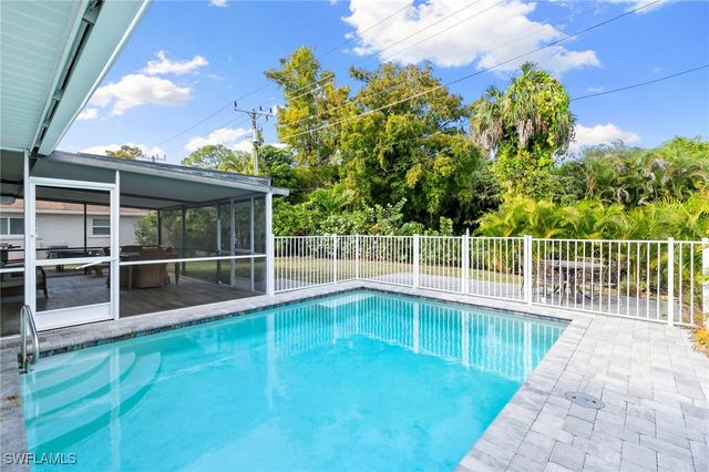 4523 Robin AVE, Naples, FL 34104