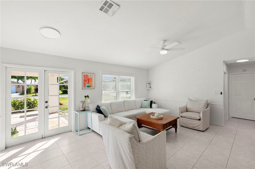 4523 Robin AVE, Naples, FL 34104