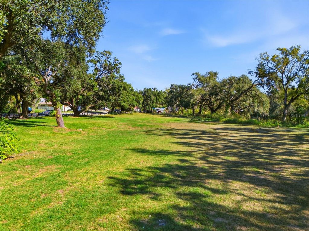 Image 15 of property listing at 2011 E MULBERRY DRIVE, Tampa, FL 33604