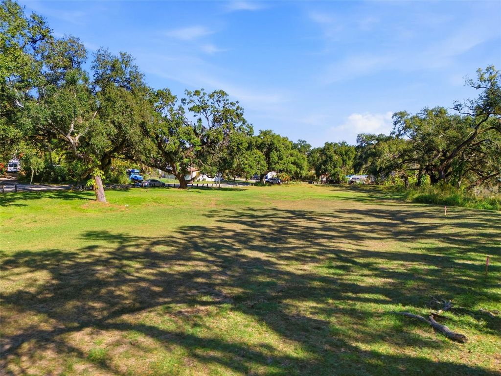 Image 16 of property listing at 2011 E MULBERRY DRIVE, Tampa, FL 33604