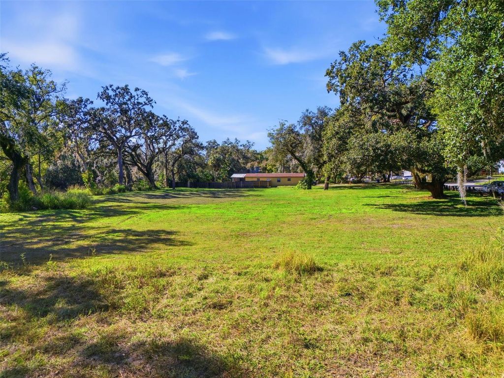 Image 17 of property listing at 2011 E MULBERRY DRIVE, Tampa, FL 33604