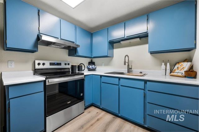 456 N School, Kuna, ID 83634