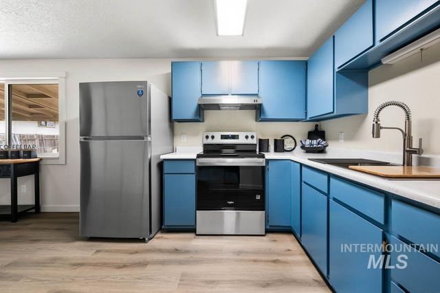 456 N School, Kuna, ID 83634