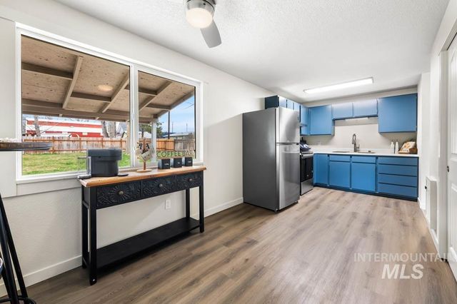 456 N School, Kuna, ID 83634