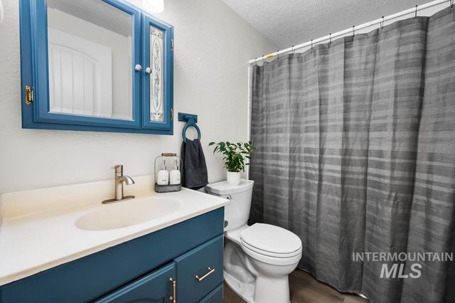 456 N School, Kuna, ID 83634