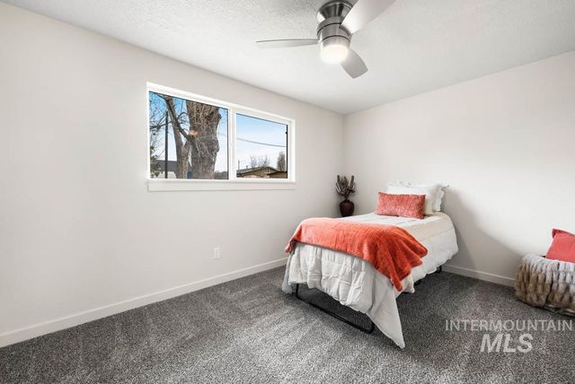 456 N School, Kuna, ID 83634