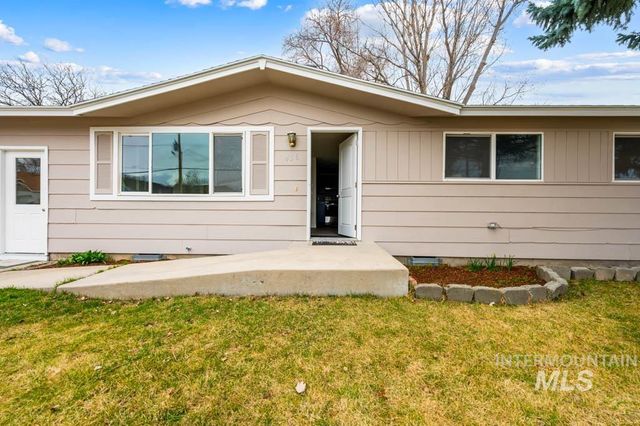 456 N School, Kuna, ID 83634