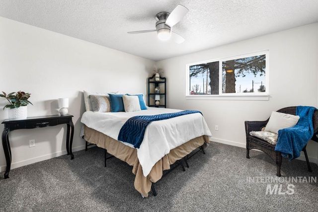 456 N School, Kuna, ID 83634