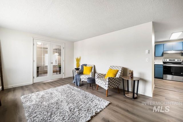 456 N School, Kuna, ID 83634