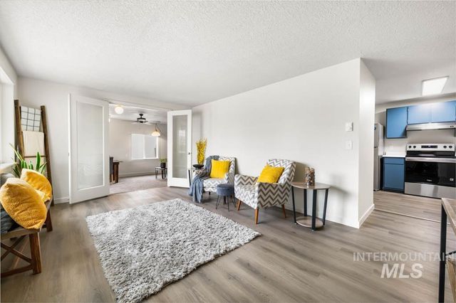 456 N School, Kuna, ID 83634