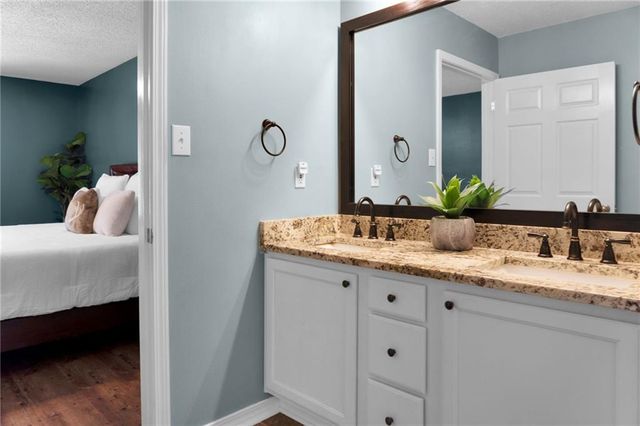 8254 Magnolia Village Drive S, Mobile, AL 36695