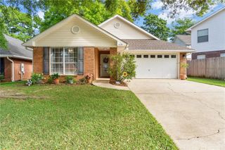 8254 Magnolia Village Drive S, Mobile, AL 36695