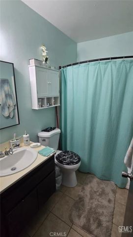 6021 Almendra Avenue C, Bakersfield, CA 93309