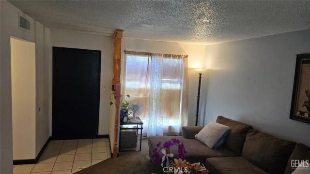 6021 Almendra Avenue C, Bakersfield, CA 93309