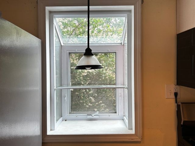 19 Wamsutta Ave, Halifax, MA 02338