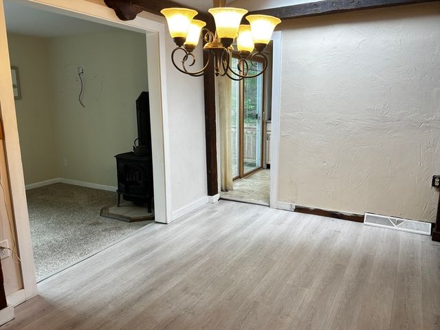 19 Wamsutta Ave, Halifax, MA 02338