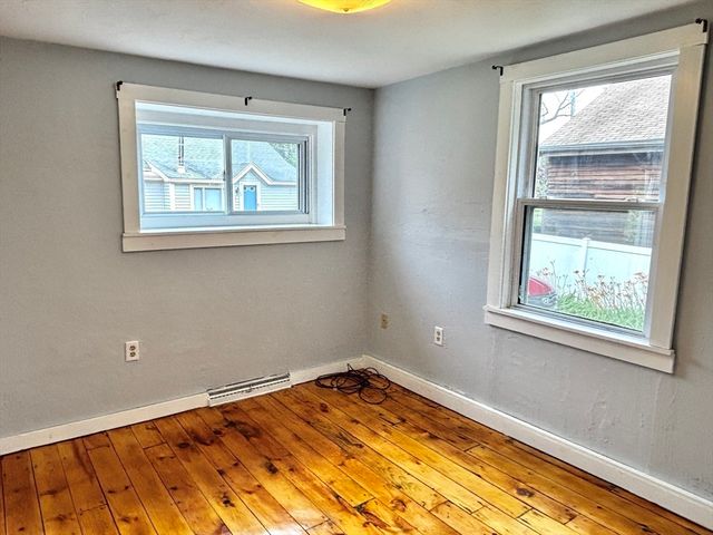 19 Wamsutta Ave, Halifax, MA 02338