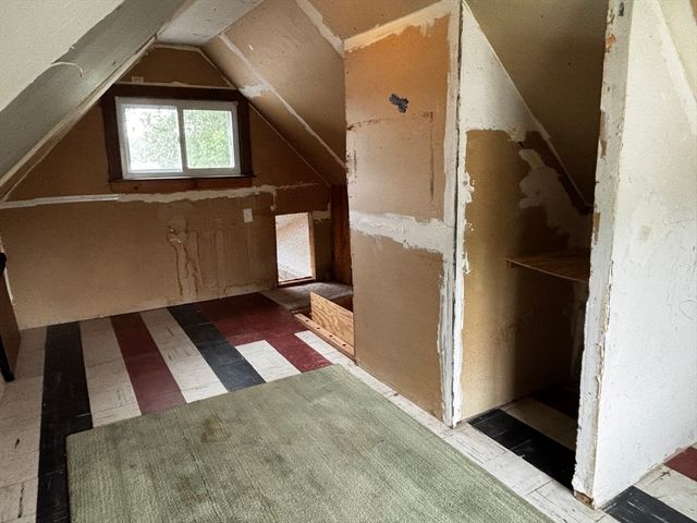 19 Wamsutta Ave, Halifax, MA 02338