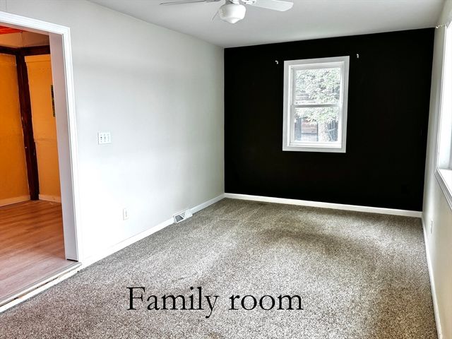 19 Wamsutta Ave, Halifax, MA 02338