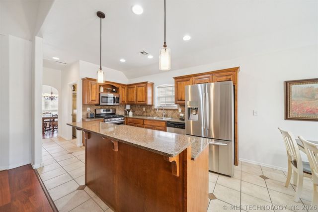 7316 E Knoxville Street, Broken Arrow, OK 74014