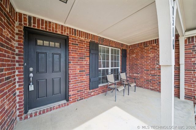 7316 E Knoxville Street, Broken Arrow, OK 74014