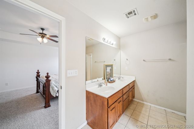 7316 E Knoxville Street, Broken Arrow, OK 74014