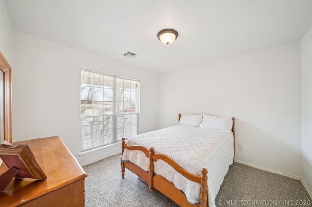 7316 E Knoxville Street, Broken Arrow, OK 74014