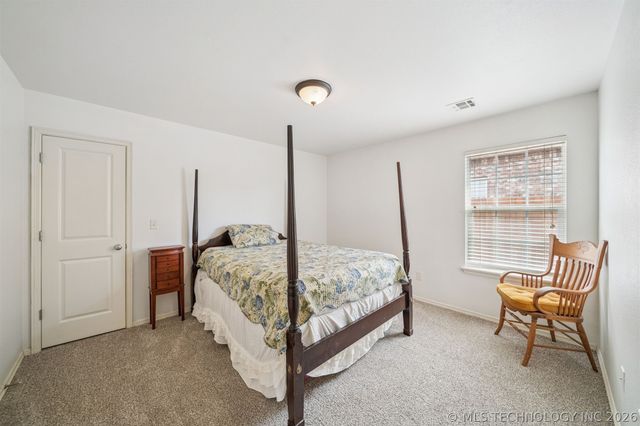 7316 E Knoxville Street, Broken Arrow, OK 74014