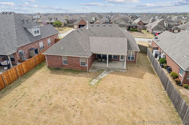 7316 E Knoxville Street, Broken Arrow, OK 74014