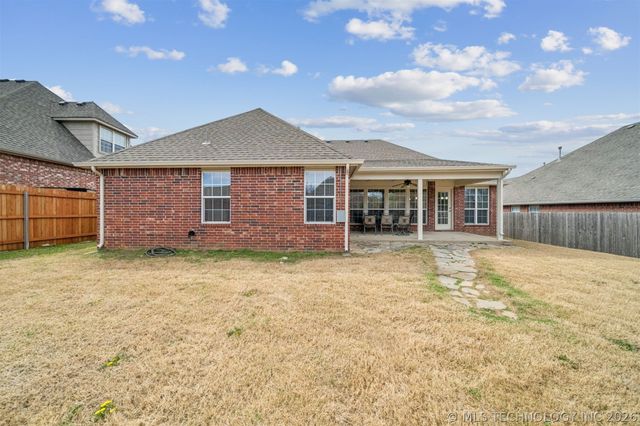 7316 E Knoxville Street, Broken Arrow, OK 74014