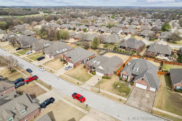 7316 E Knoxville Street, Broken Arrow, OK 74014