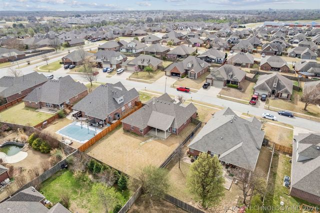 7316 E Knoxville Street, Broken Arrow, OK 74014