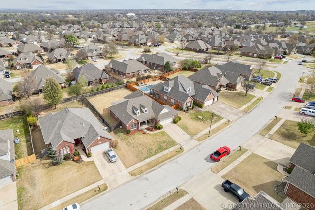 7316 E Knoxville Street, Broken Arrow, OK 74014